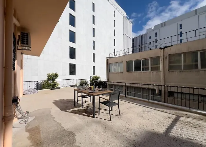 Radiant Apt In Athens Centre